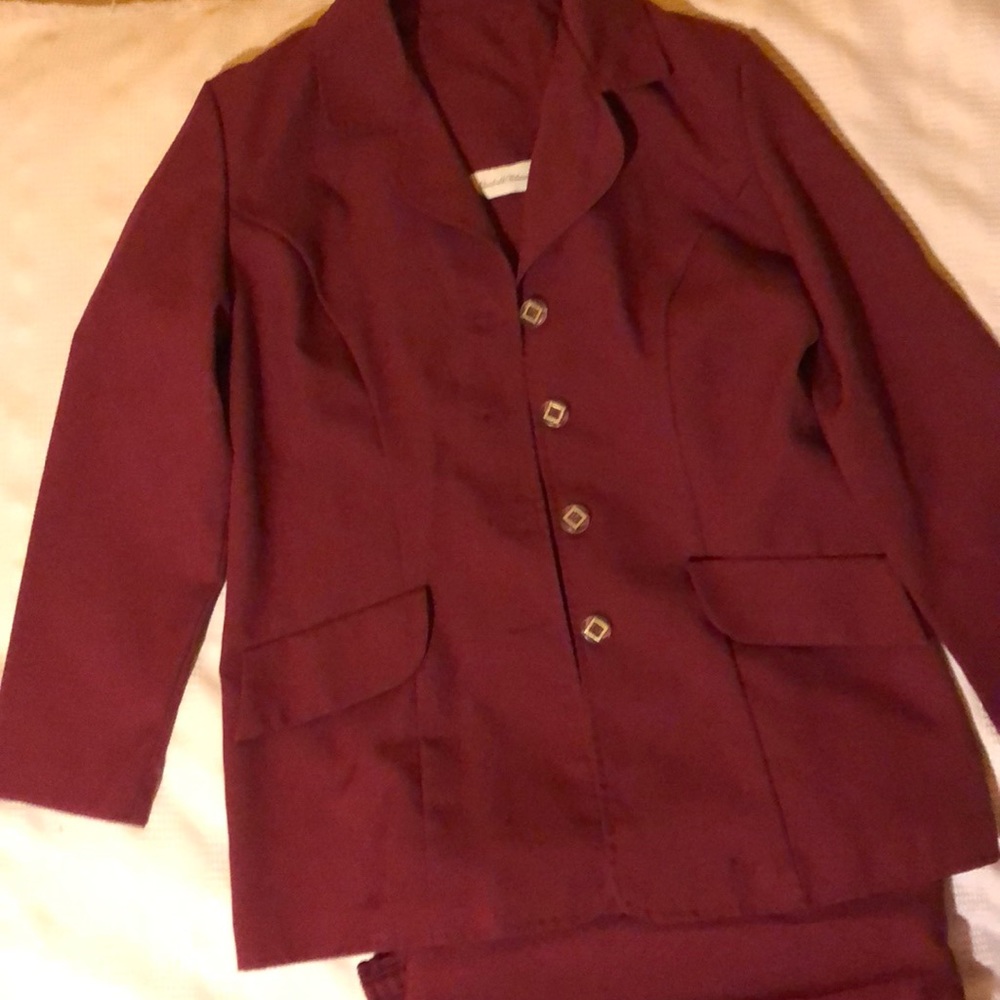 Pant suit